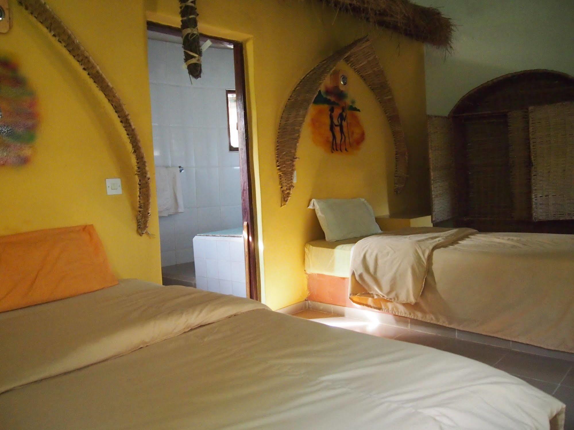 Footsteps Eco-Lodge Gunjur المظهر الخارجي الصورة