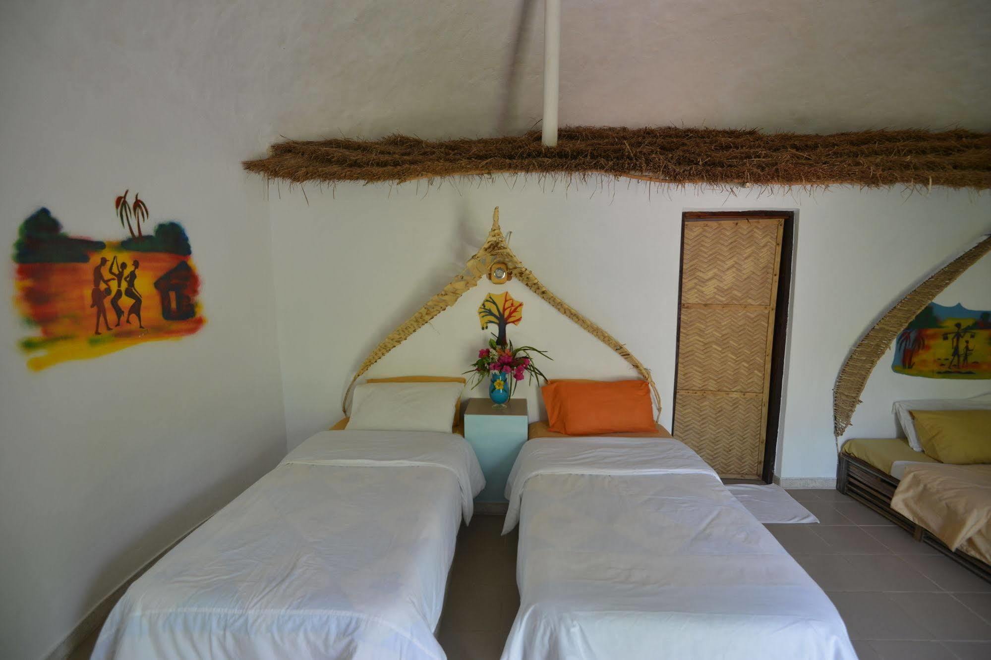 Footsteps Eco-Lodge Gunjur المظهر الخارجي الصورة
